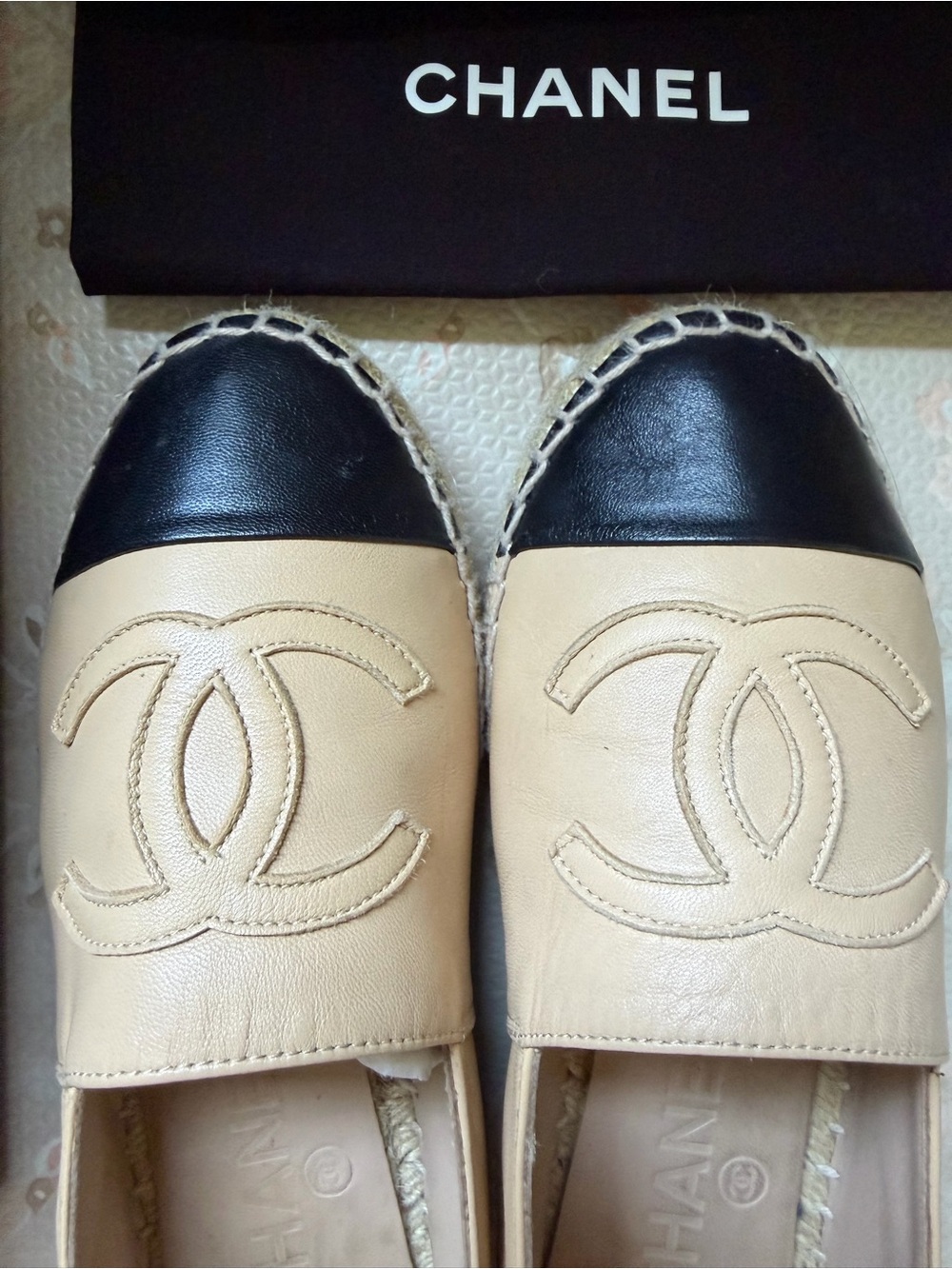 CHANEL Beige Leather Espadrilles with Black Cap-Toes - Picture 4 of 6
